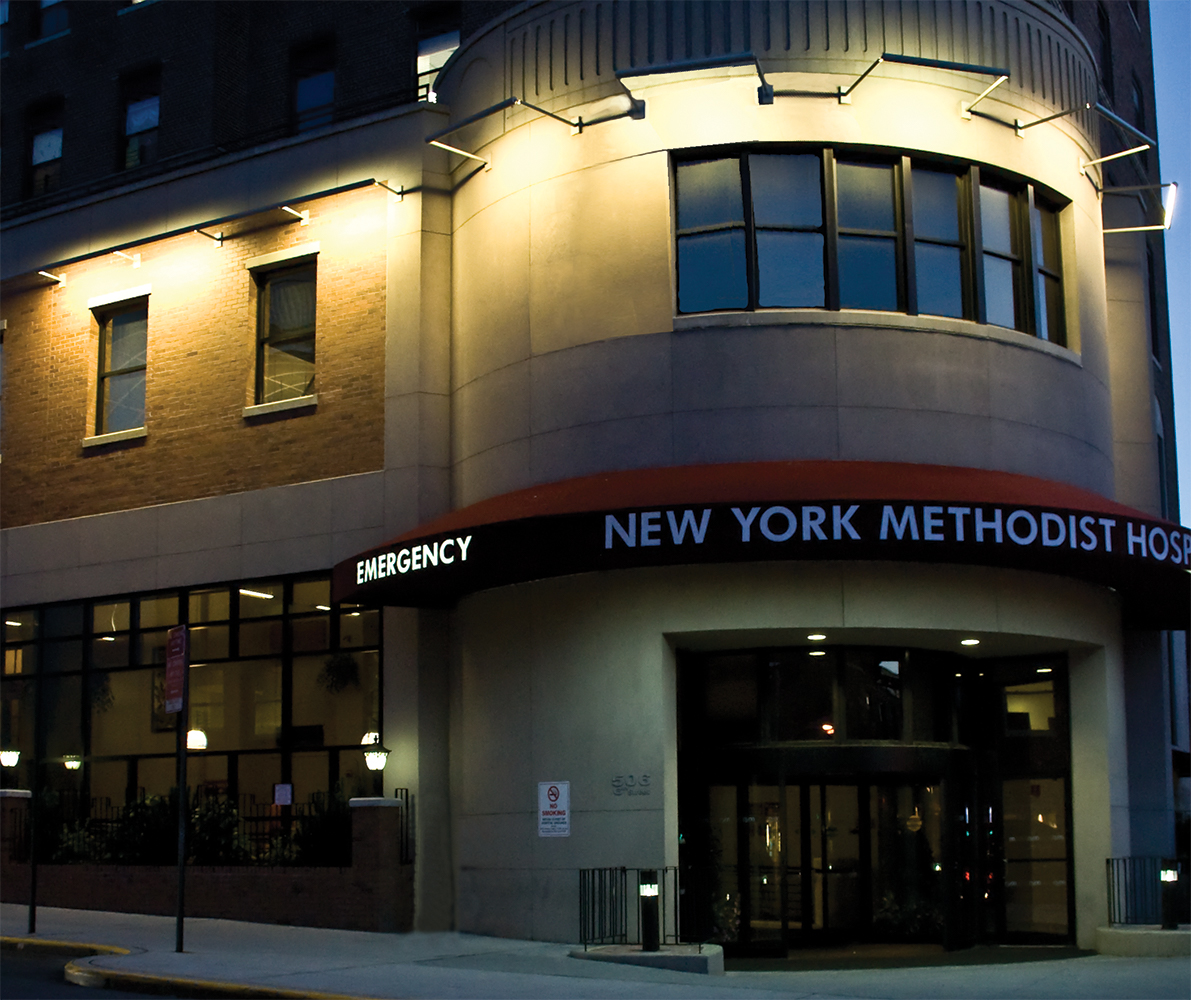Advantus exterior lighting luminaires shine on the New York Methodist Hospital.